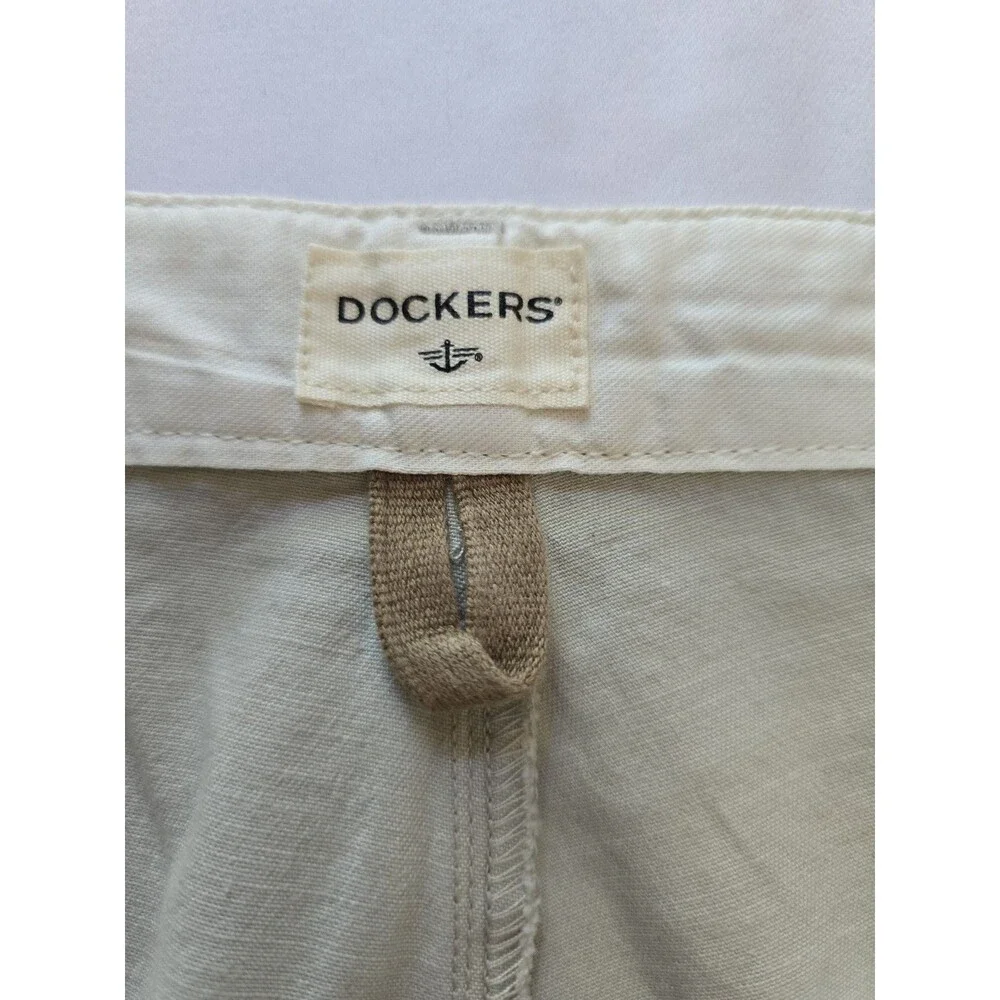Dockers Men's Shorts Size 42 Flat Front Tan Cotton Khakis Chinos NEW